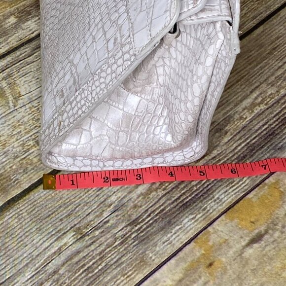 Kenneth Cole Pearl White Crocodile Pattern Leather Handbag Excellent Condition - Picture 5 of 9